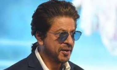 Shah Rukh Khan roasts fans who mimic him: ‘Aese thodi na tha yaar’