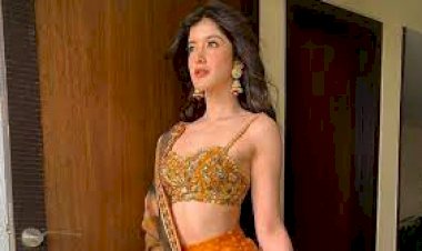 Shanaya Kapoor takes 'look inspo' from Alia Bhatt's character Rani Chatterjee for her pics in a pretty chiffon saree